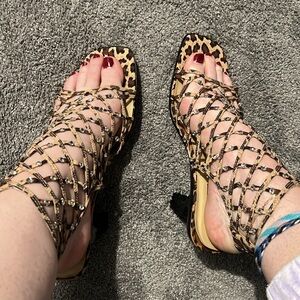 Salsero cheetah rhinestone heel sz 10